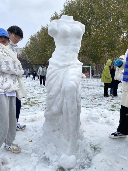 堆雪人艺术景观